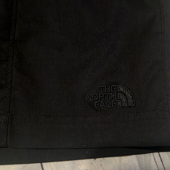 The north face Men’s pull on shorts size small - Picture 3 of 8